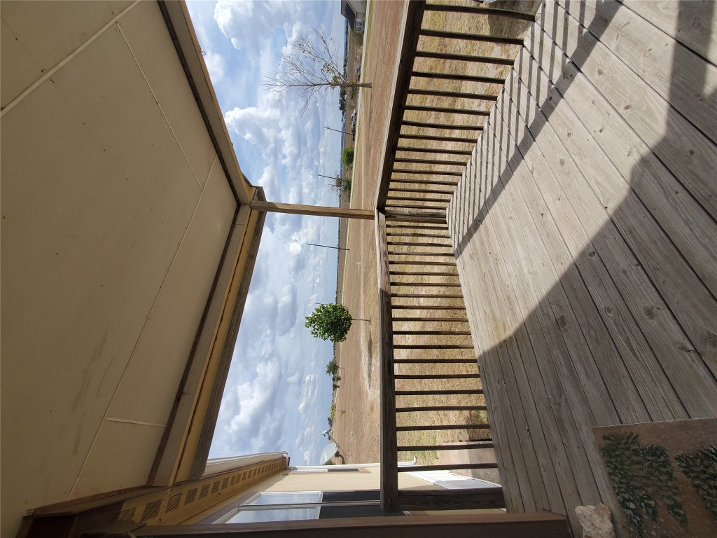 61 County Road 433 Taylor, TX 76574 - Photo 3 of 18