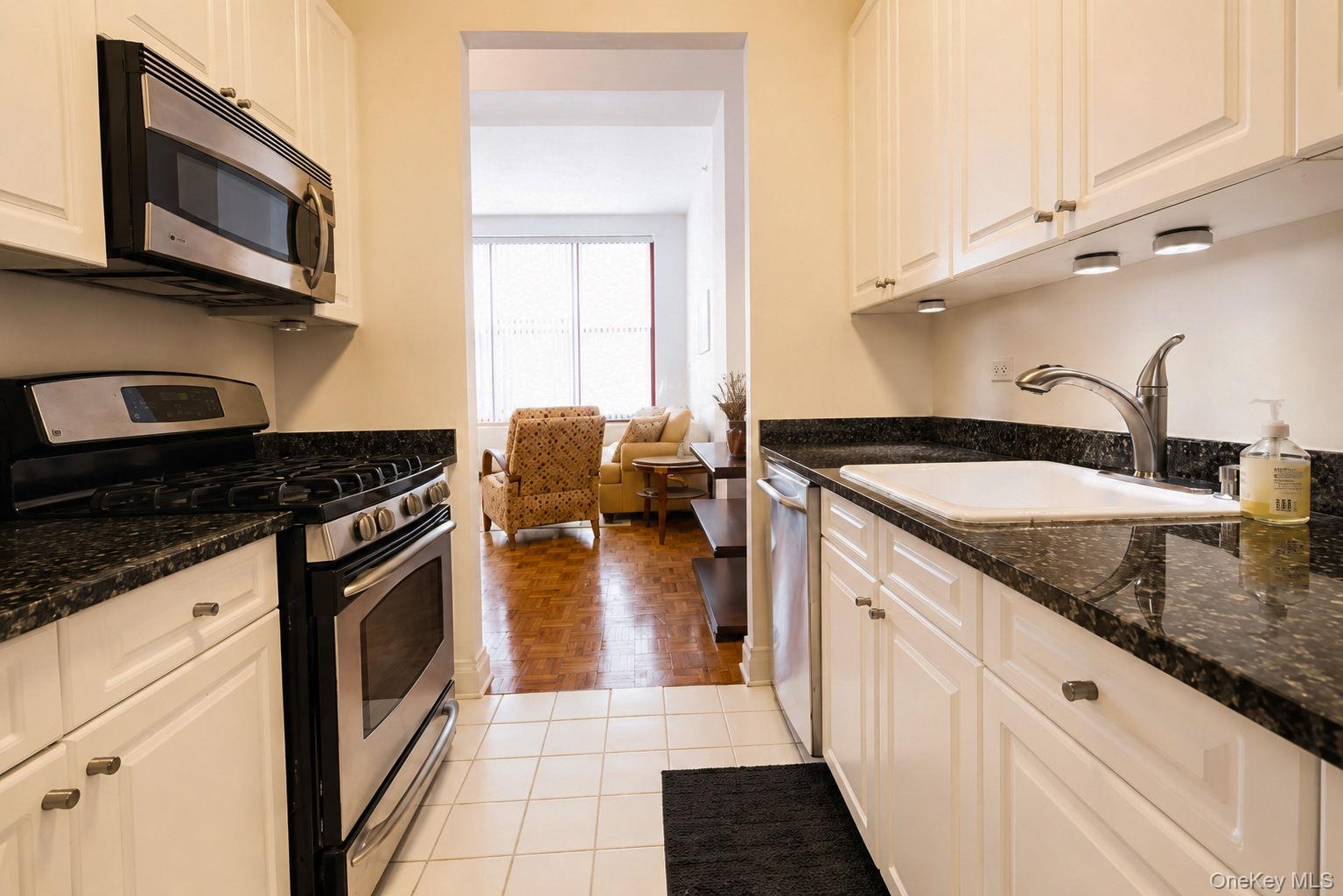 1 Scarsdale Road, Unit 409 Tuckahoe, NY 10707 - Photo 22 of 42
