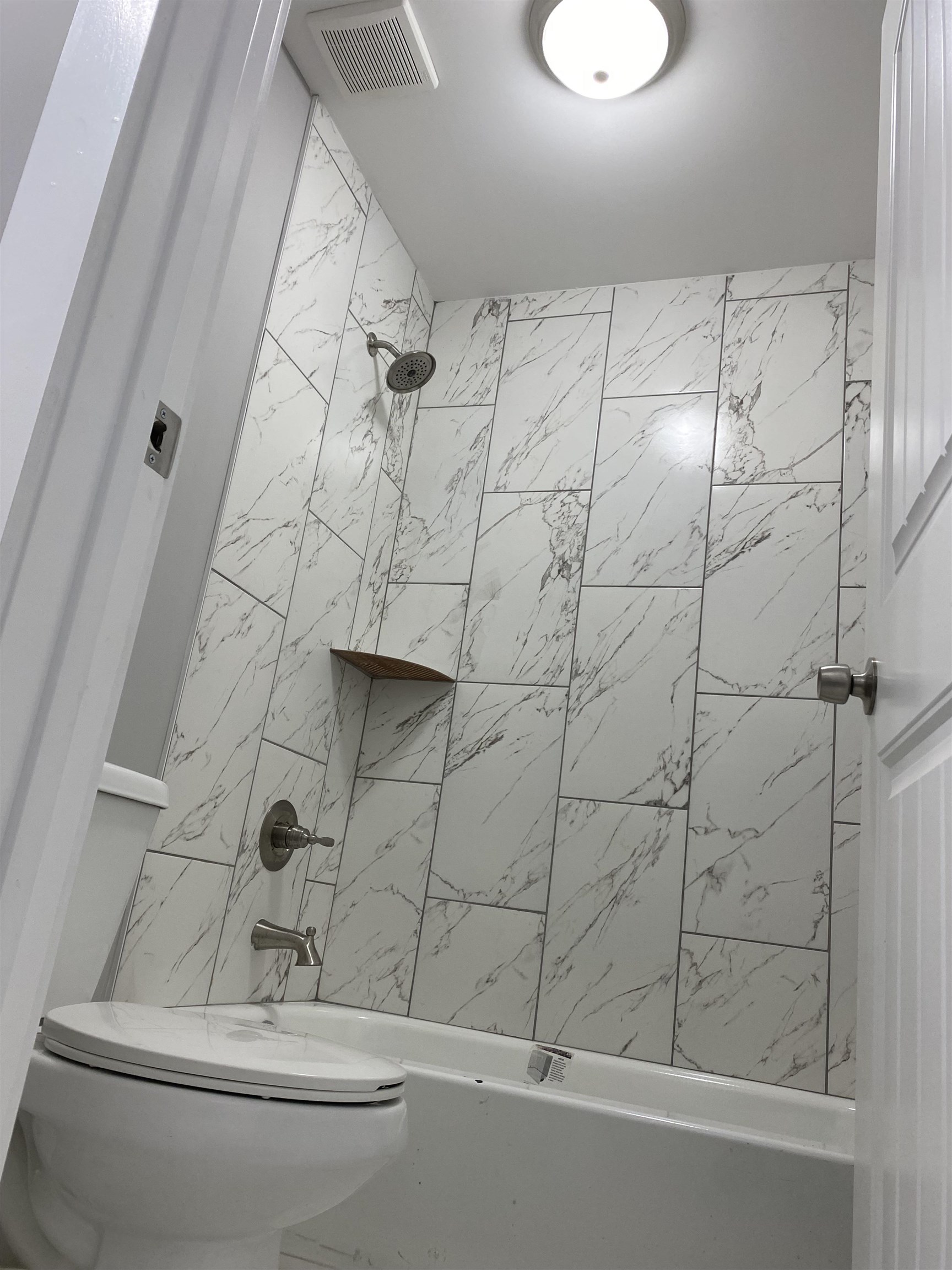2352 Manchester Road Memphis, TN 38114 - Photo 14 of 36 a bathroom with a shower