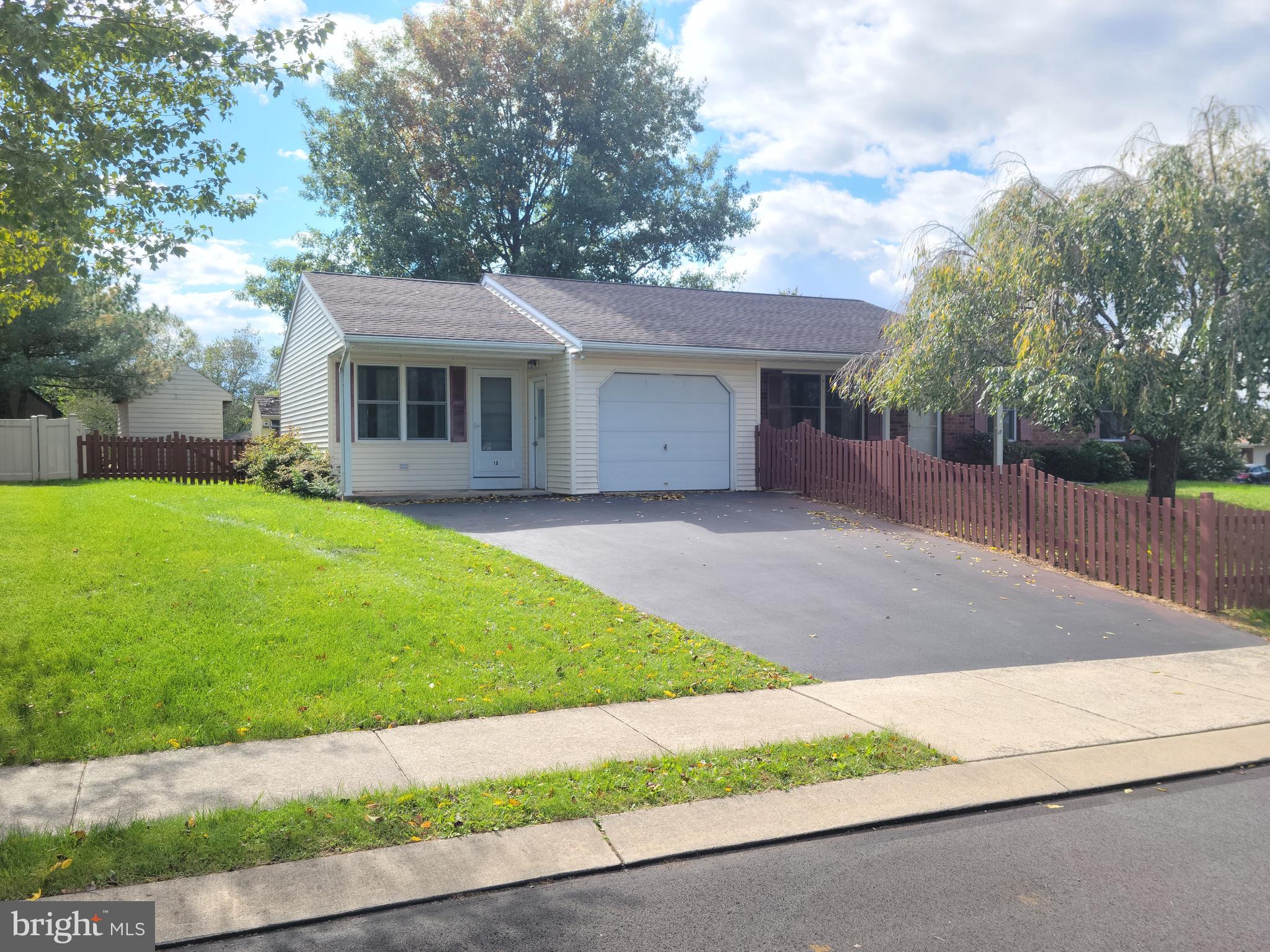18 Cowpath Denver, PA 17517 - Photo 1 of 27 Gallery Image 1