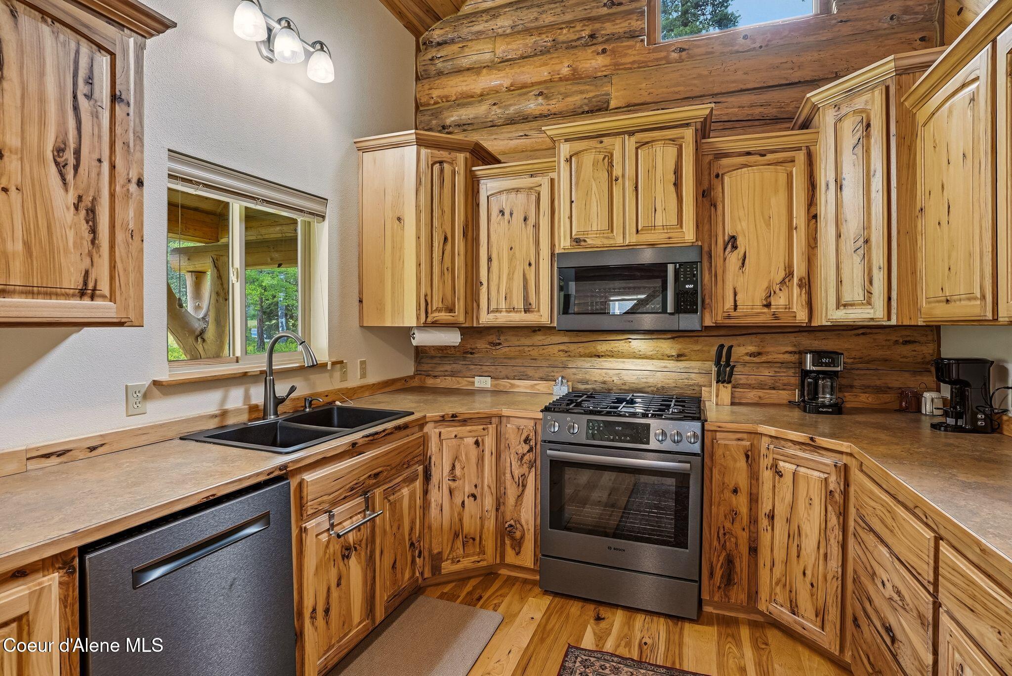 7569 Upper Pack River Road Sandpoint, ID 83864 - Photo 16 of 88 Inside-Media-UpperPack-16
