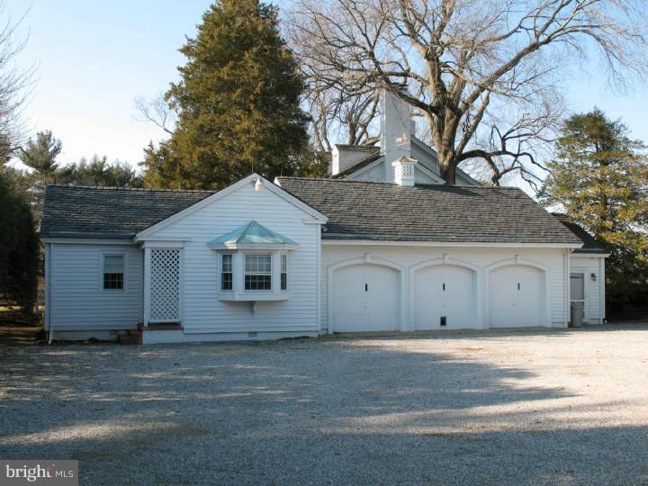 546 Lincoln Road Pilesgrove, NJ 08098 - Photo 22 of 24 Garage