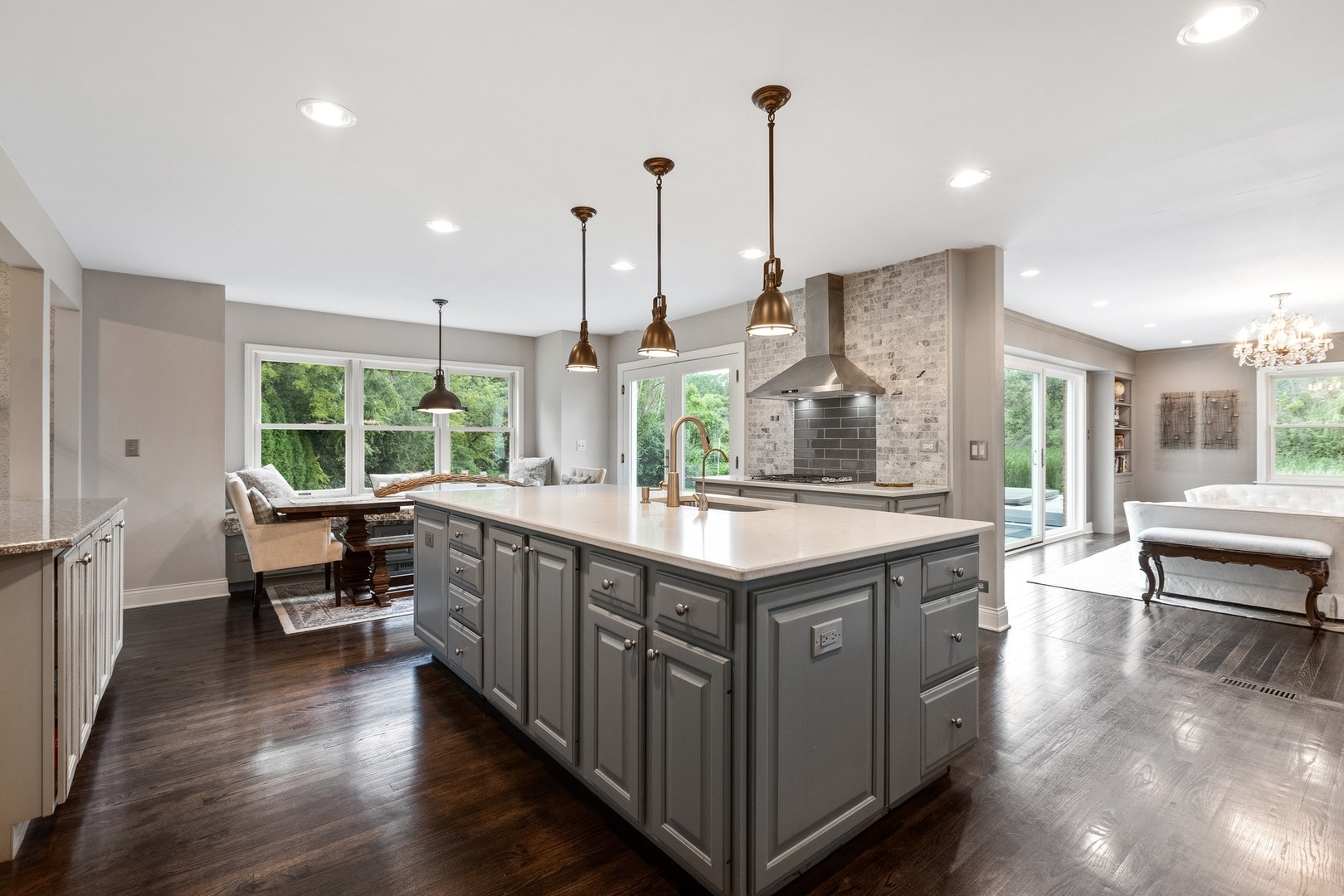 1595 Dunbar Road Inverness, IL 60067 - Photo 11 of 36 Gallery Image 11