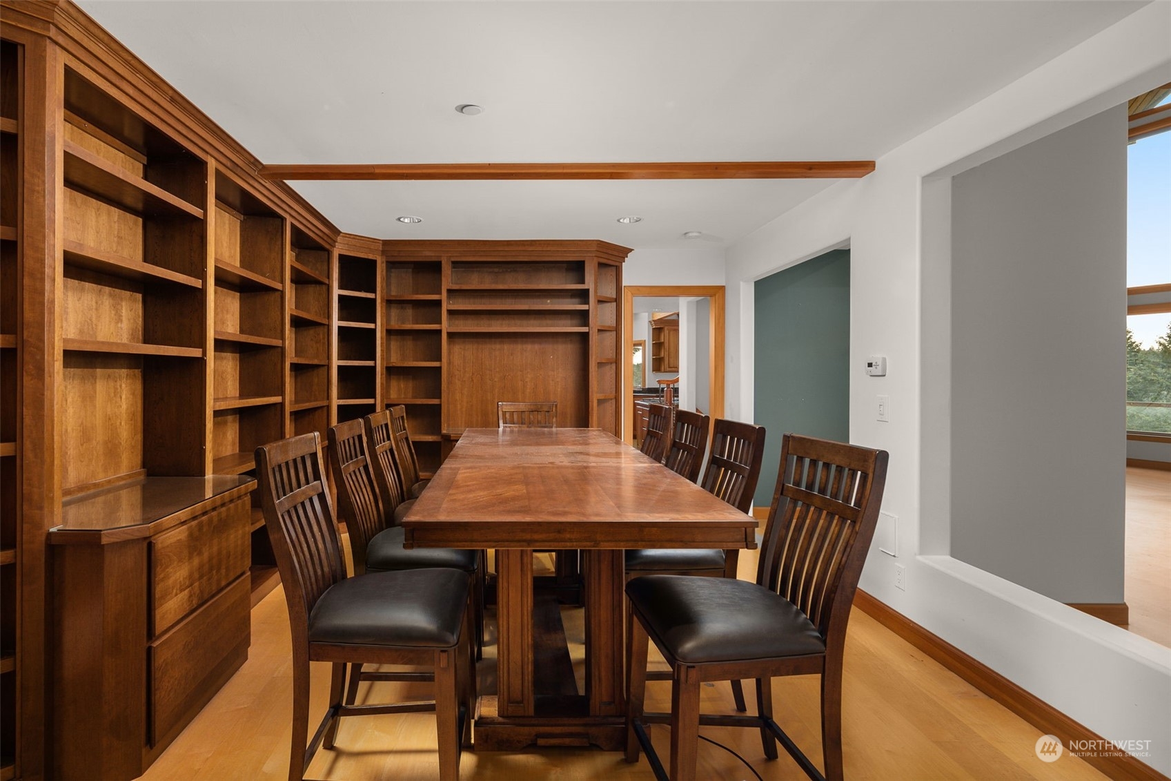 17385 Sylvester Road Southwest Burien, WA 98166 - Photo 13 of 40 Gallery Image 13