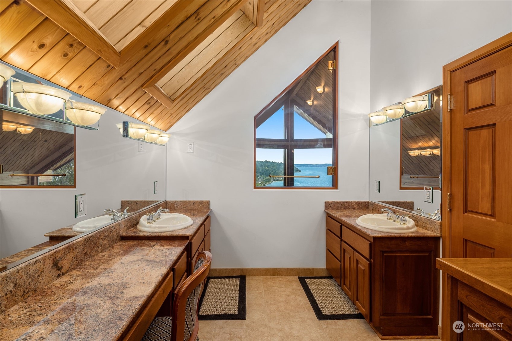 17385 Sylvester Road Southwest Burien, WA 98166 - Photo 24 of 40 Gallery Image 24