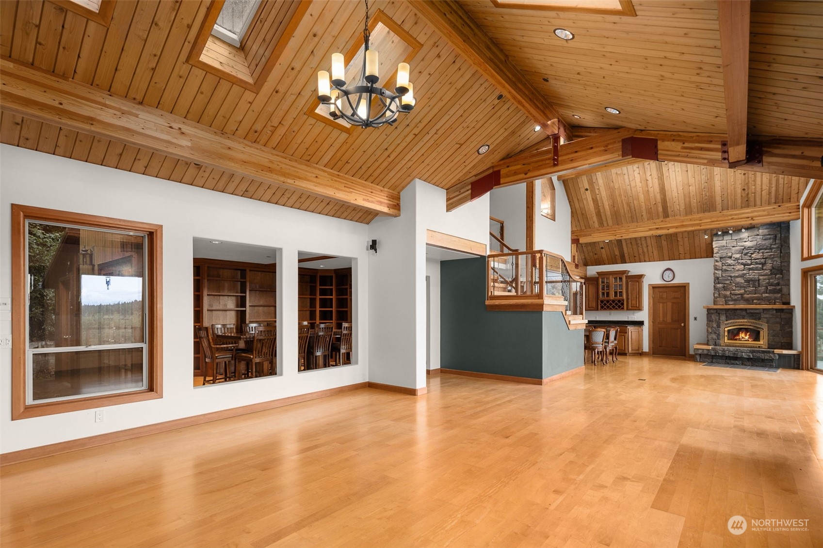 17385 Sylvester Road Southwest Burien, WA 98166 - Photo 4 of 40 Gallery Image 4