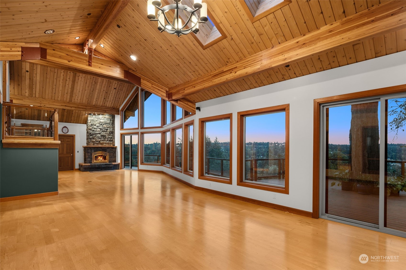 17385 Sylvester Road Southwest Burien, WA 98166 - Photo 5 of 40 Gallery Image 5