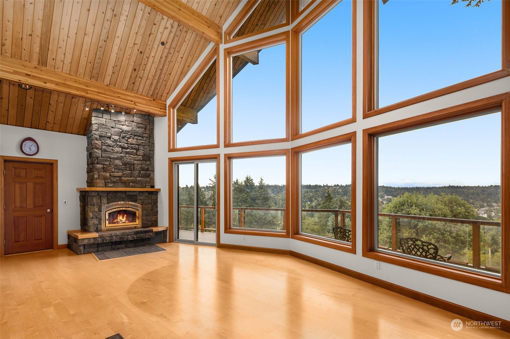 17385 Sylvester Road Southwest Burien, WA 98166 - Photo 7 of 40 Gallery Image 7