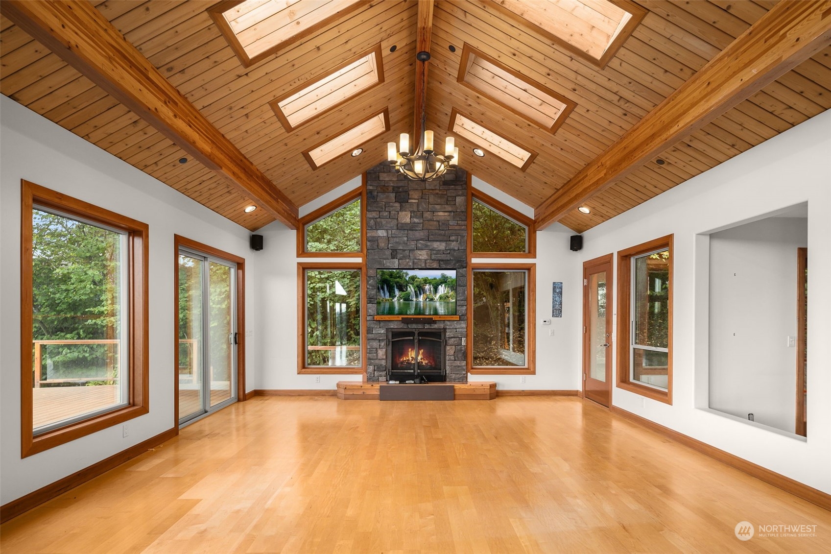 17385 Sylvester Road Southwest Burien, WA 98166 - Photo 9 of 40 Gallery Image 9