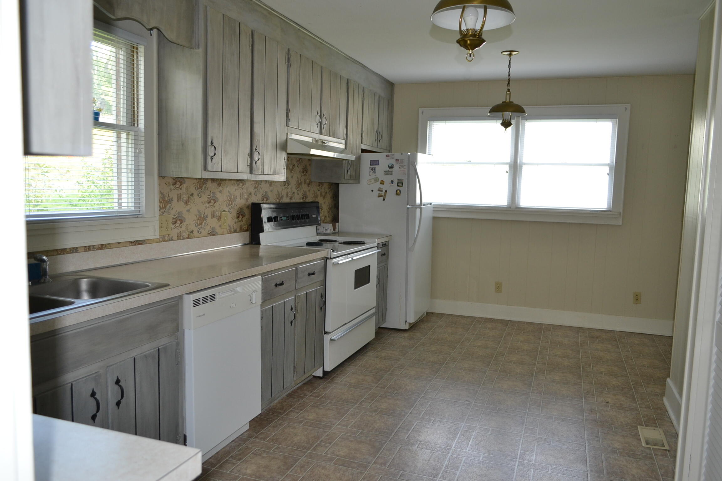 1880 Pittstown Road Bristol, VA 24201 - Photo 12 of 33 DSC_1094