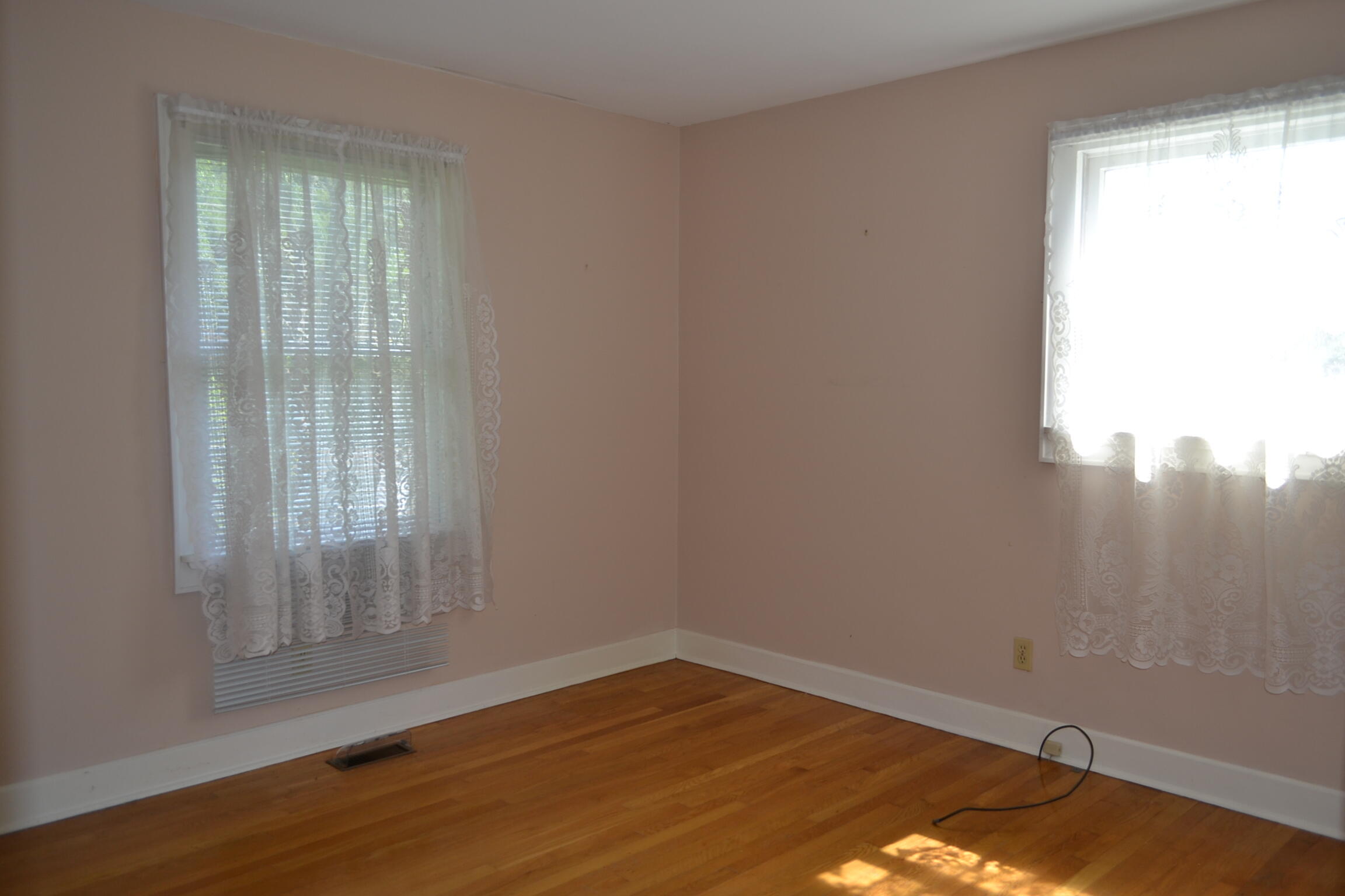 1880 Pittstown Road Bristol, VA 24201 - Photo 20 of 33 DSC_1084