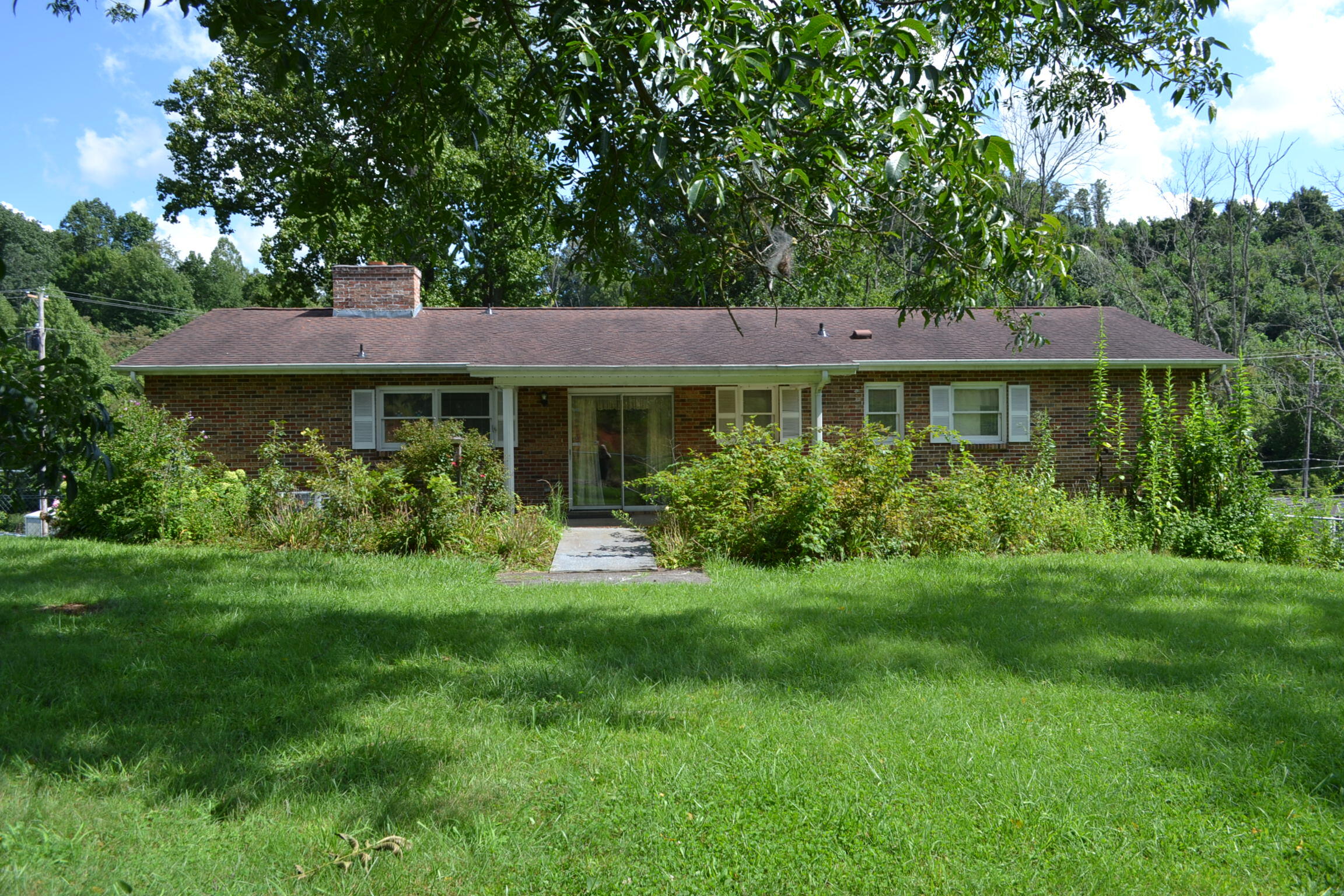1880 Pittstown Road Bristol, VA 24201 - Photo 5 of 33 DSC_1102