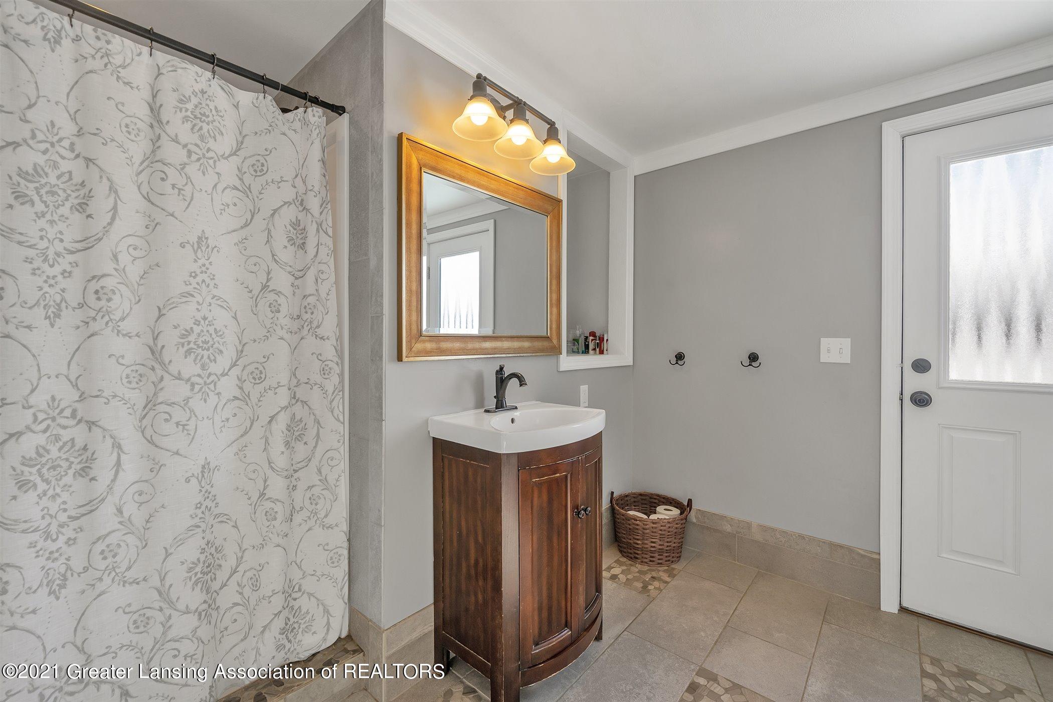 266 East St Charles Road Ithaca, MI 48847 - Photo 21 of 47 21-266 E St Charles Rd-Windowstill Real