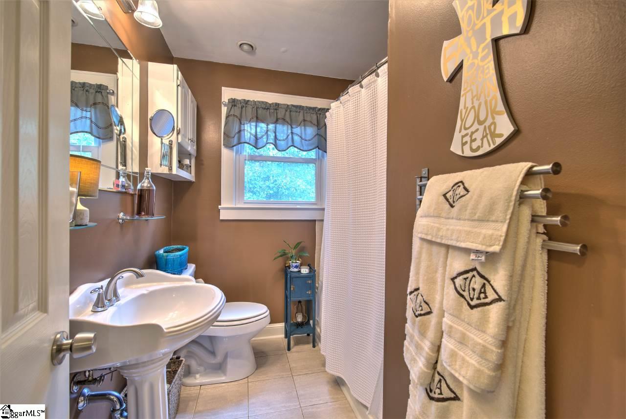 24 Yown Road Greenville, SC 29611 - Photo 17 of 32 Gallery Image 17