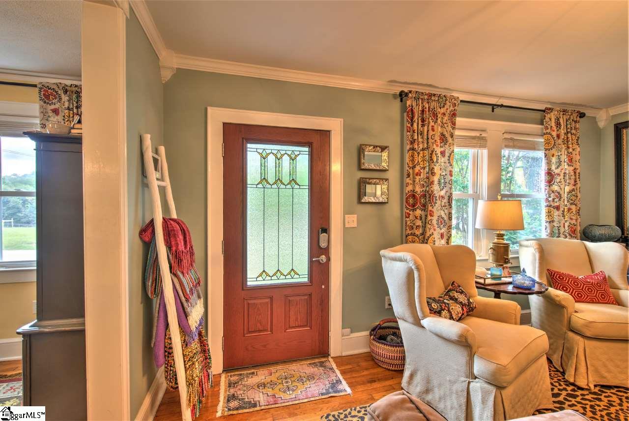24 Yown Road Greenville, SC 29611 - Photo 3 of 32 Gallery Image 3