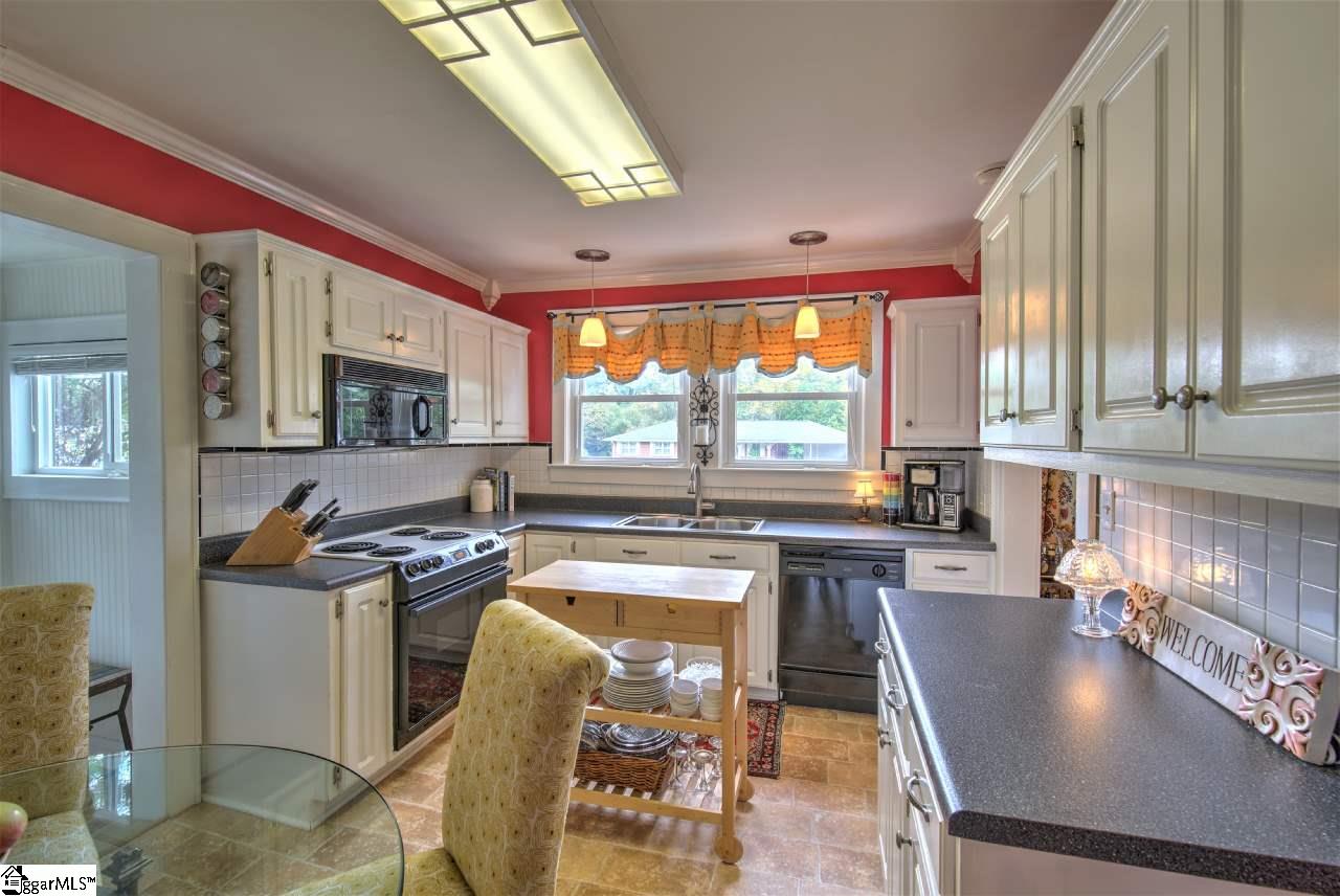 24 Yown Road Greenville, SC 29611 - Photo 8 of 32 Gallery Image 8