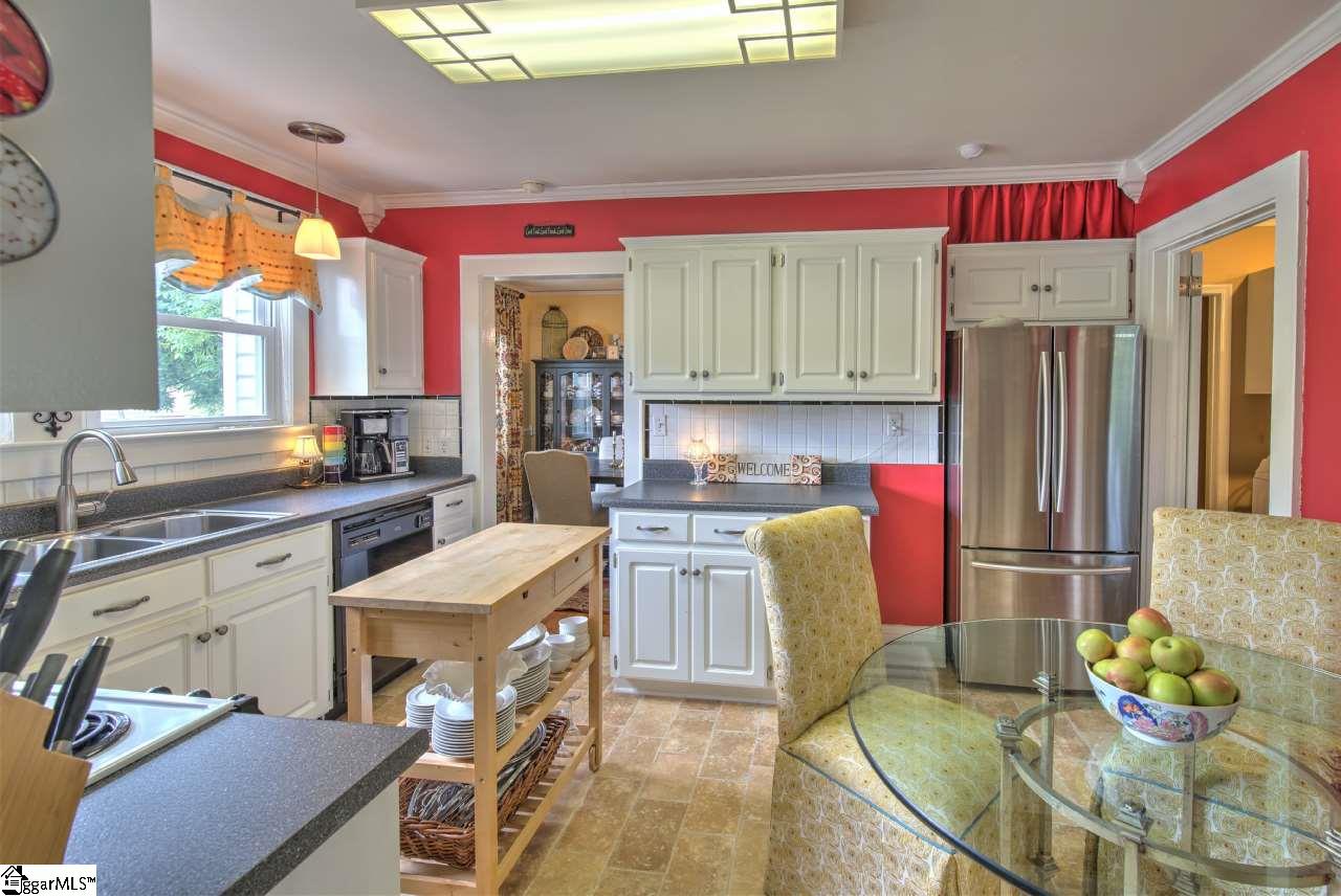 24 Yown Road Greenville, SC 29611 - Photo 10 of 32 Gallery Image 10