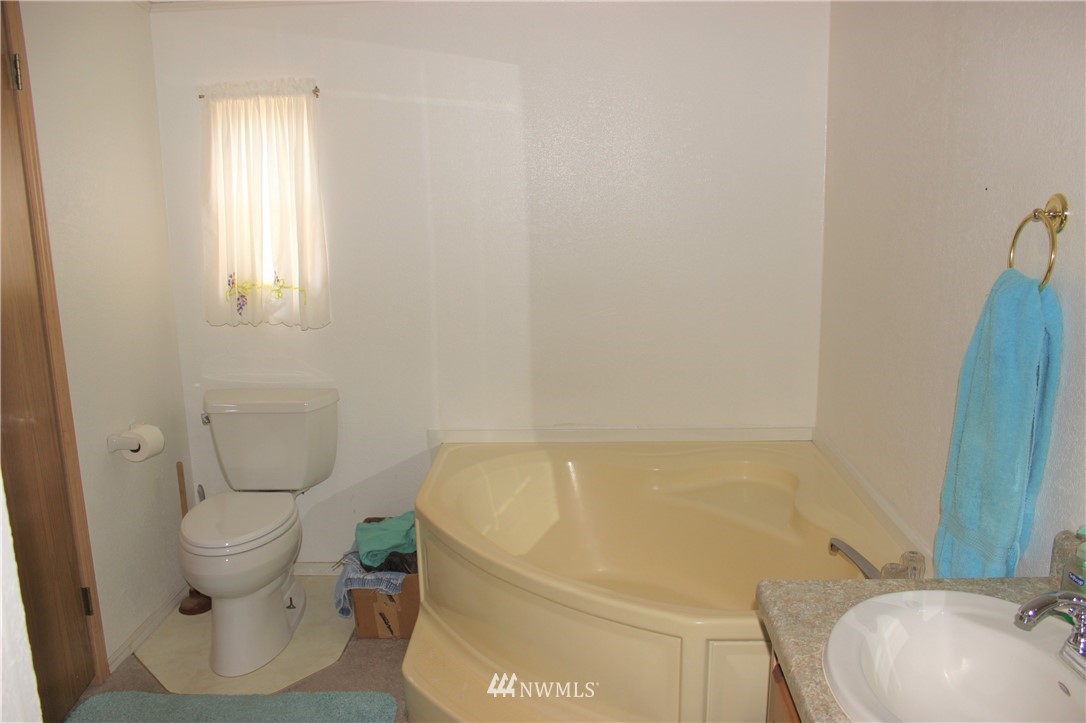 8338 183rd Avenue Southwest Rochester, WA 98579 - Photo 37 of 40