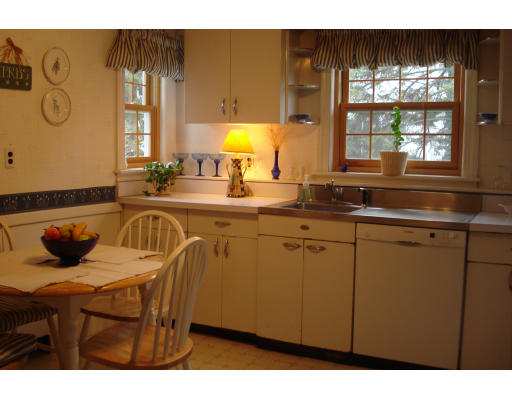 146 Dalton Road Belmont, MA 02478 - Photo 8 of 10 Gallery Image 8