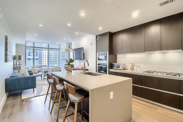 $3,750 | 501 West Avenue, Unit 1002, Austin, TX 78701