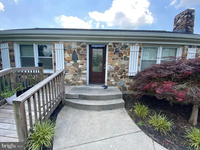 $2,800 | 43473 Valleyvista Lane, Chantilly, VA 20152