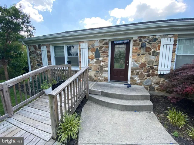 $2,800 | 43473 Valleyvista Lane, Chantilly, VA 20152