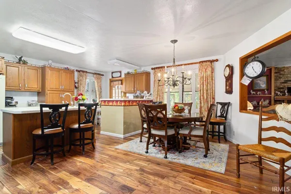 $697,500 | 2477 West 50 North, Princeton, IN 47670