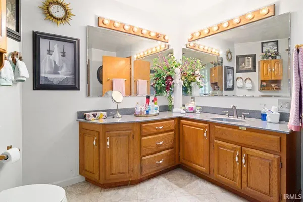 $697,500 | 2477 West 50 North, Princeton, IN 47670