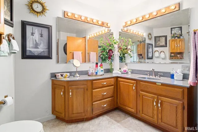 $697,500 | 2477 West 50 North, Princeton, IN 47670