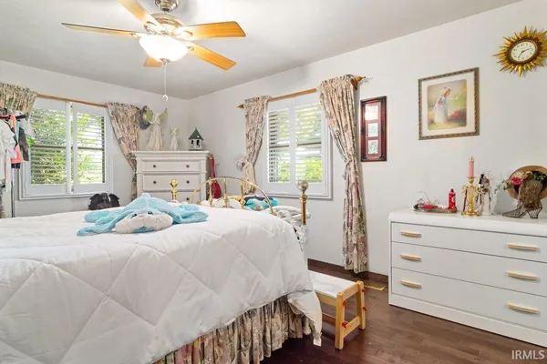 $697,500 | 2477 West 50 North, Princeton, IN 47670