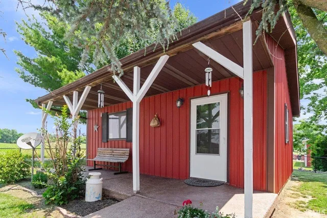 $697,500 | 2477 West 50 North, Princeton, IN 47670