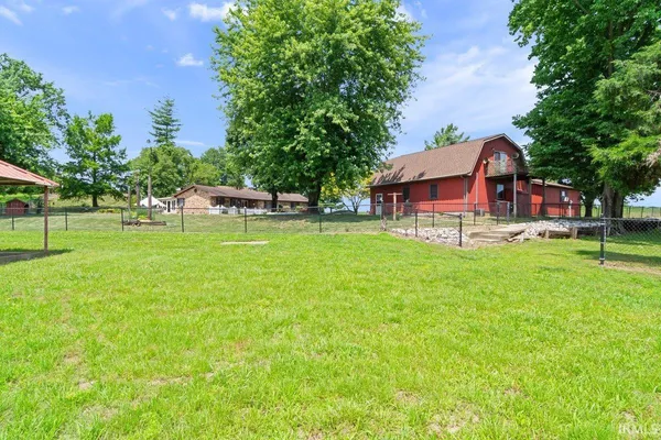 $697,500 | 2477 West 50 North, Princeton, IN 47670