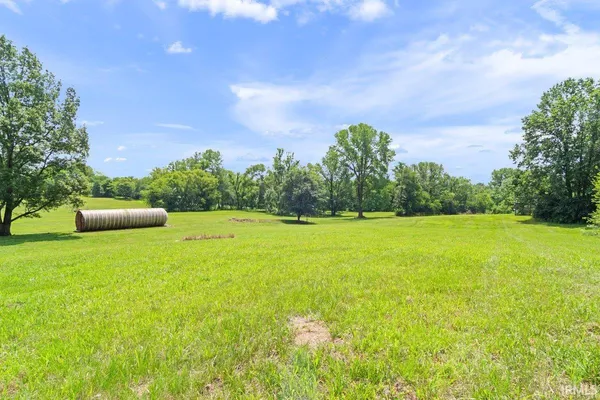 $697,500 | 2477 West 50 North, Princeton, IN 47670