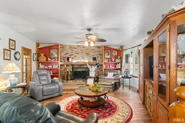 $697,500 | 2477 West 50 North, Princeton, IN 47670