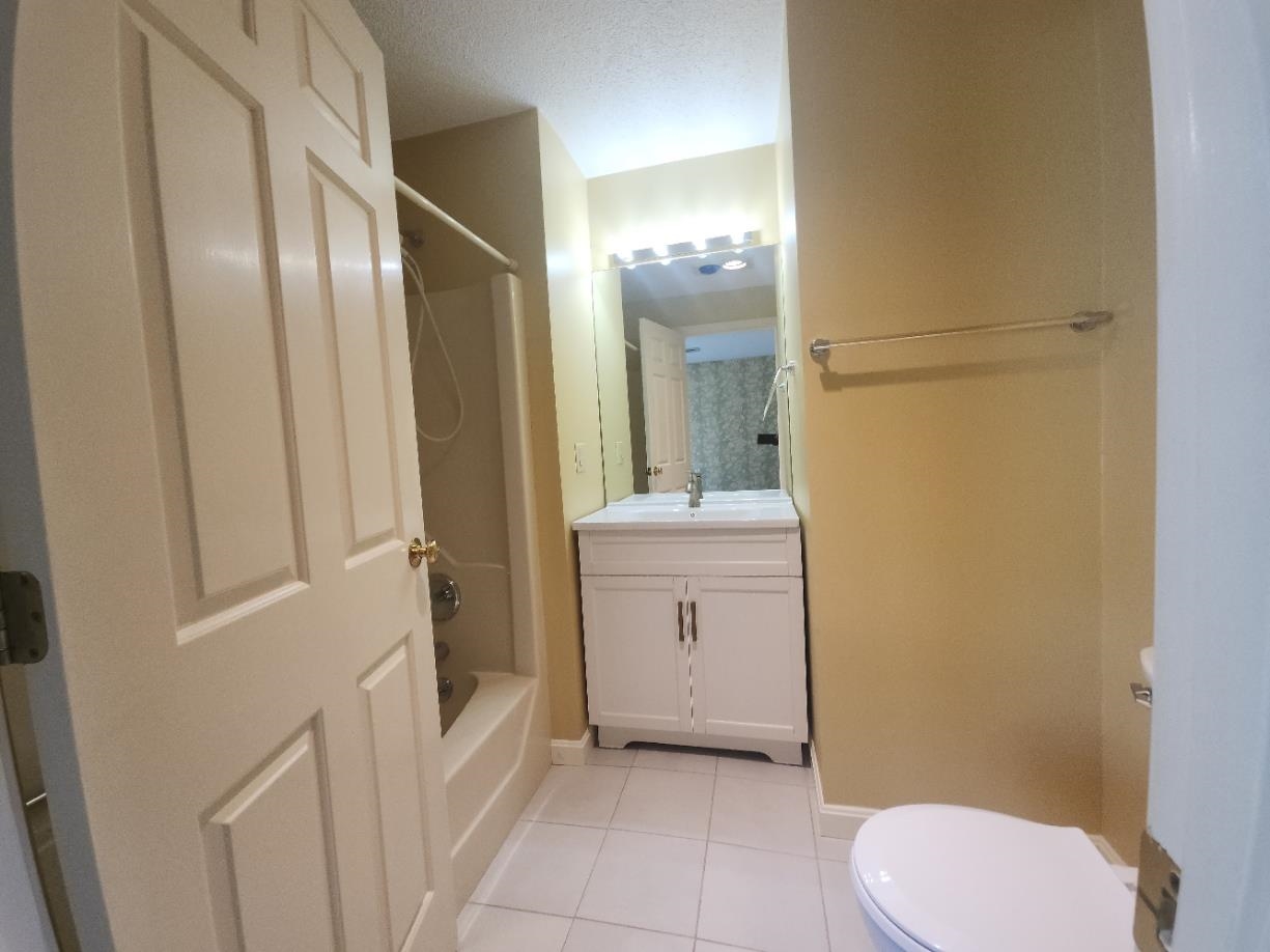 65 Victoria Street, Unit 45 Manchester, NH 03104 - Photo 27 of 50