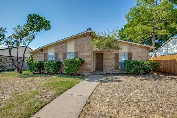 $2,100 | 960 Lockhart Drive, Plano, TX 75023