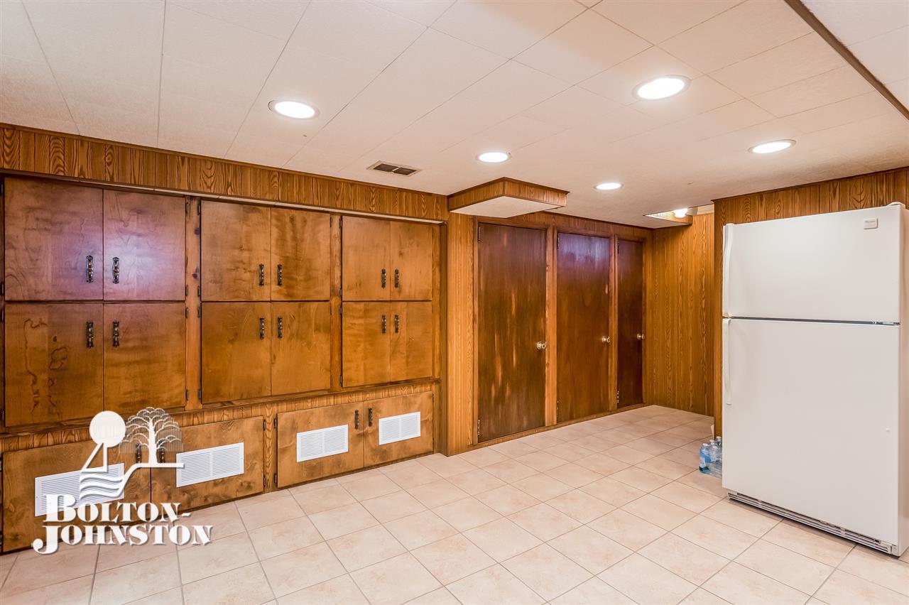 1366 Bishop Road Grosse Pointe Park, MI 48230 - Photo 28 of 50