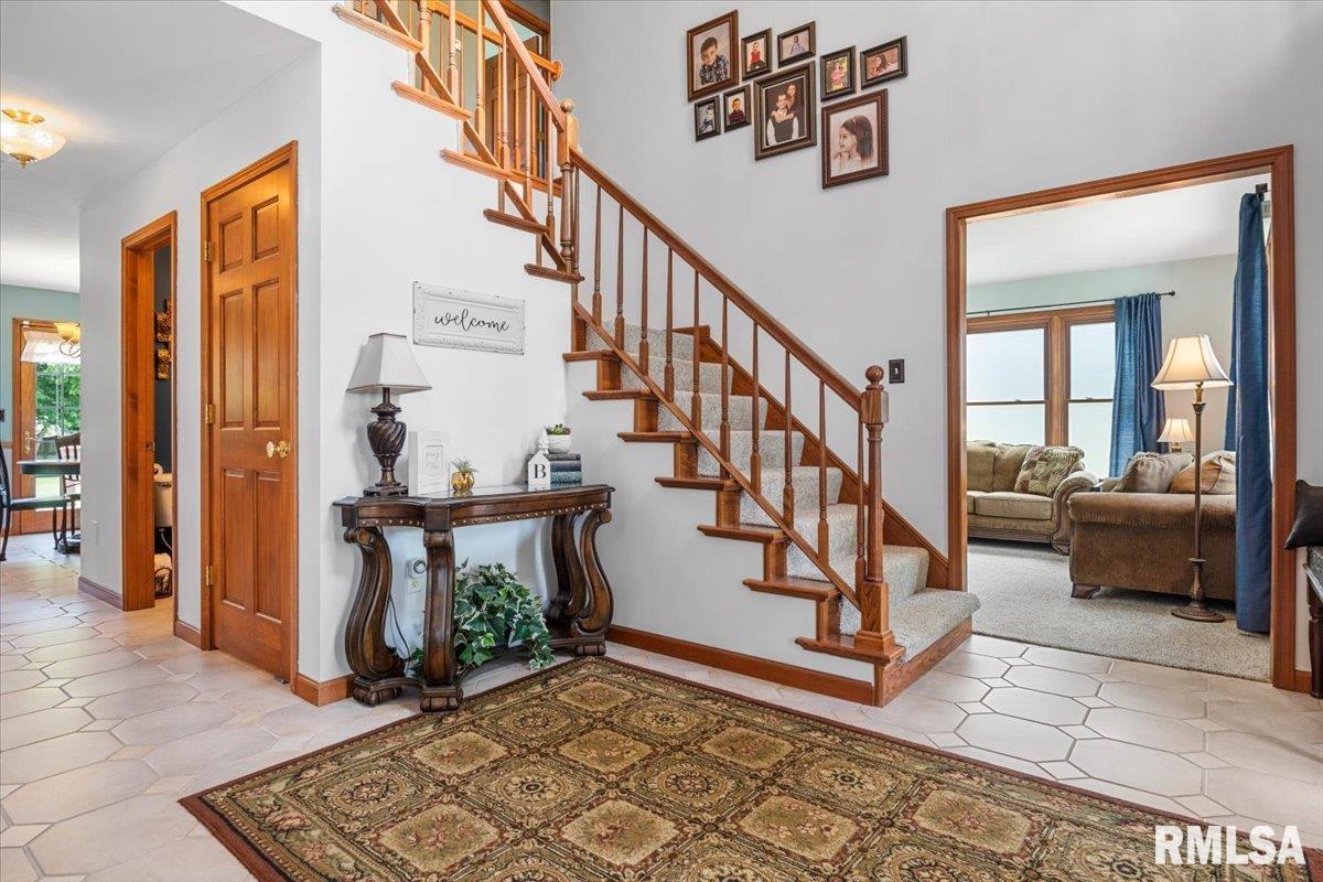2316 Redlands Drive Springfield, IL 62711 - Photo 6 of 57 Gallery Image 6