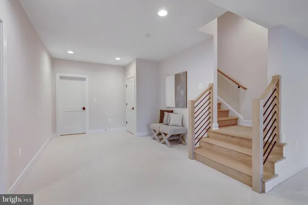 $2,277,500 | 903 Hillcrest Drive Southwest, Vienna, VA 22180
