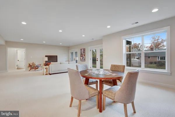 $2,277,500 | 903 Hillcrest Drive Southwest, Vienna, VA 22180