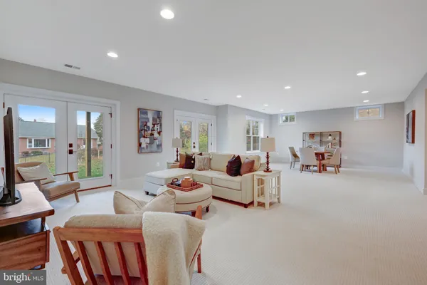 $2,277,500 | 903 Hillcrest Drive Southwest, Vienna, VA 22180