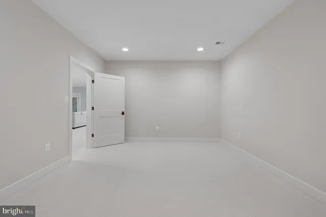 $2,277,500 | 903 Hillcrest Drive Southwest, Vienna, VA 22180