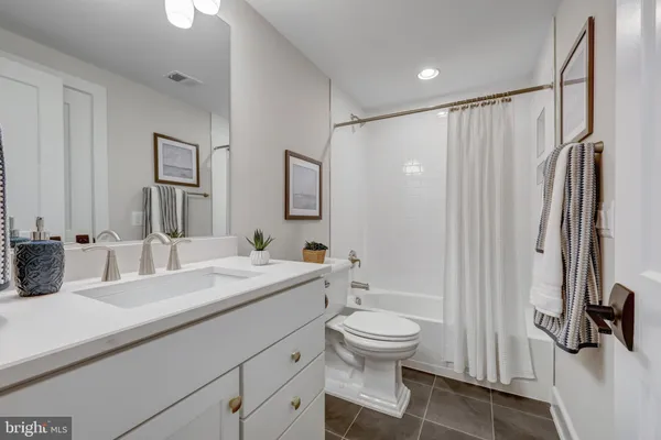 $2,277,500 | 903 Hillcrest Drive Southwest, Vienna, VA 22180
