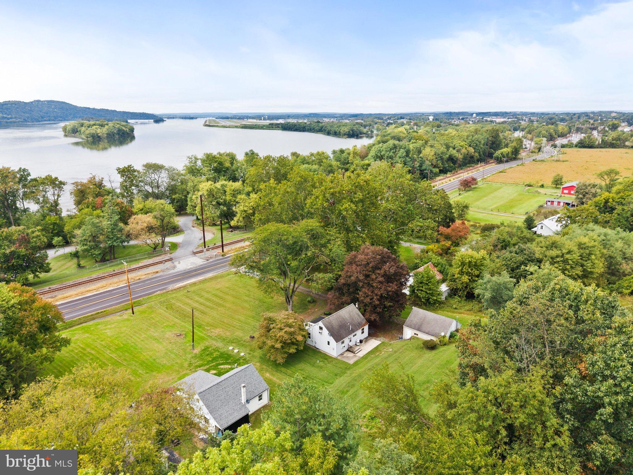 1872 River Road Middletown, PA 17057 - Photo 3 of 43 Gallery Image 3
