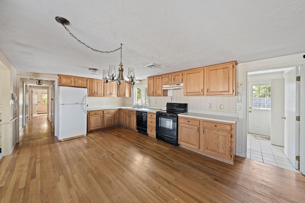 21 Hazelmoor Road Yarmouth, MA 02664 - Photo 3 of 24