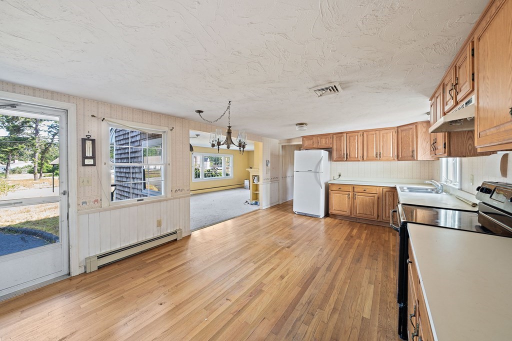 21 Hazelmoor Road Yarmouth, MA 02664 - Photo 4 of 24