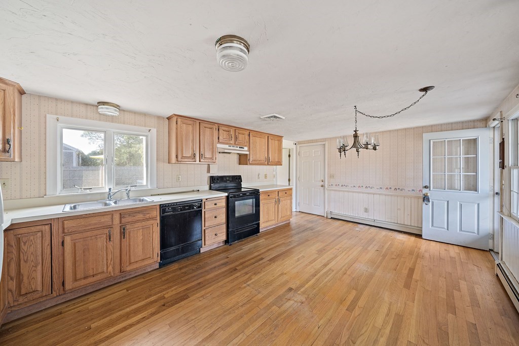 21 Hazelmoor Road Yarmouth, MA 02664 - Photo 5 of 24