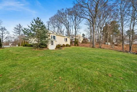 $550,000 | 3843 Perry Street, Jefferson Valley, NY 10535