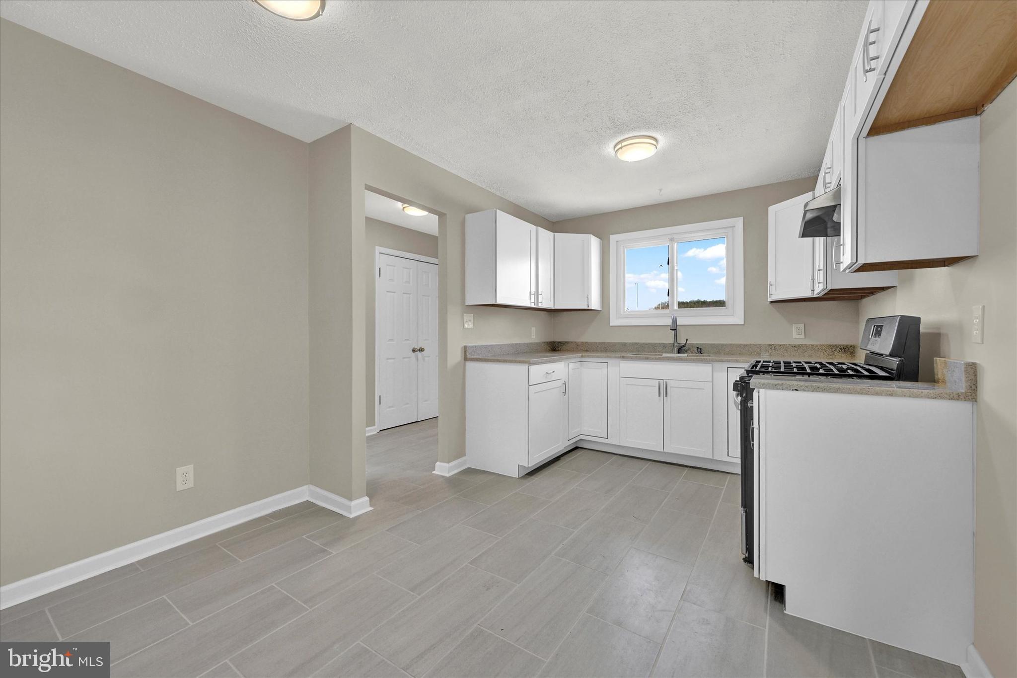 7701 Winter Haven Road Rosedale, MD 21237 - Photo 12 of 32 Kitchen