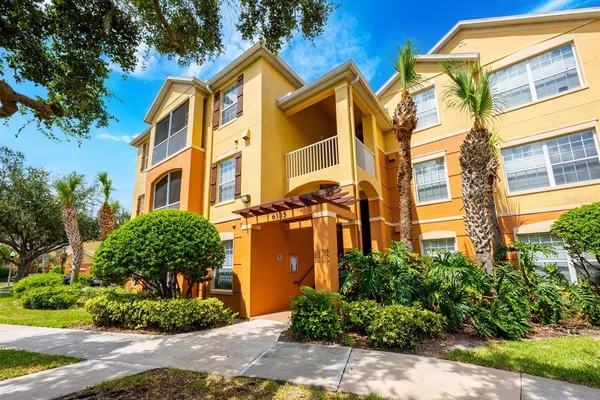$250,000 | 6335 Contessa Drive, Unit 301, Orlando, FL 32829